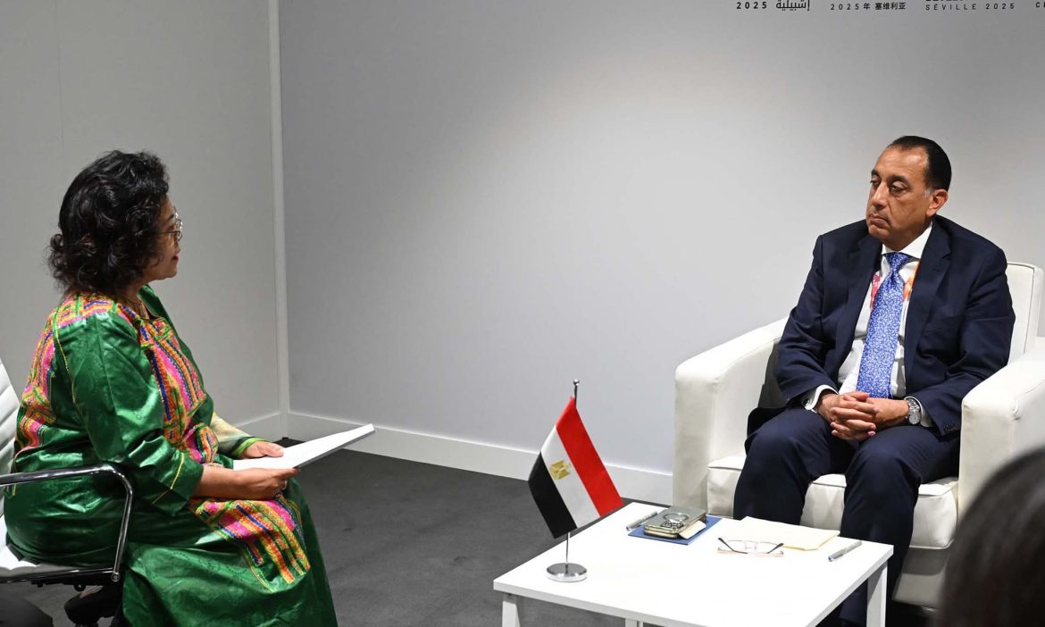 رئيس الوزراء يلتقي المديرة التنفيذية لوكالة الاتحاد الأفريقي للتنمية “النيباد” رئيس الوزراء يلتقي المديرة التنفيذية لوكالة الاتحاد الأفريقي للتنمية "النيباد"