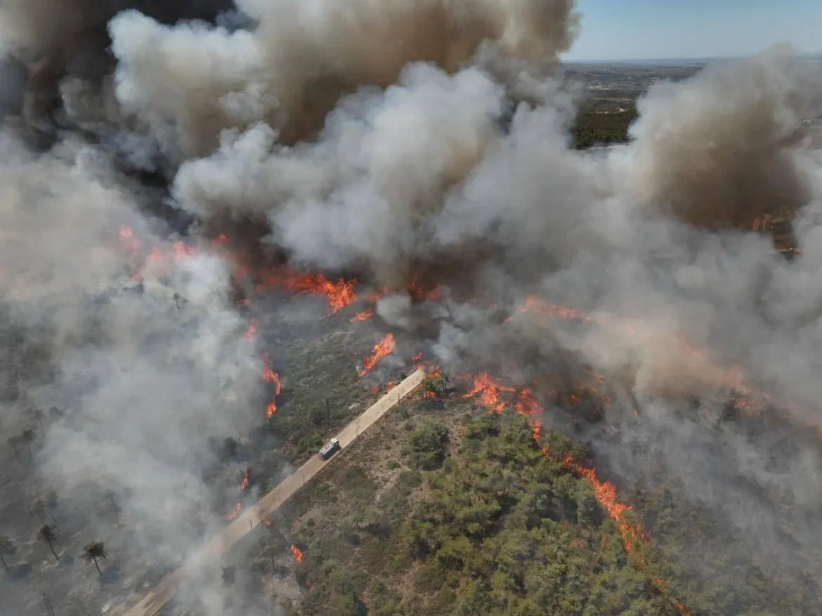 ريف اللاذقية يحترق ودمشق تطالب بمساعدات أوروبية عاجلة