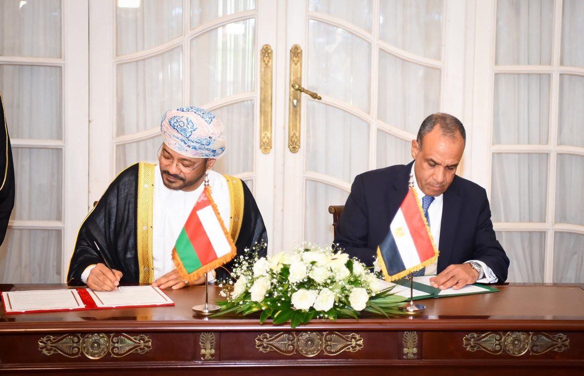 وزير الخارجية والهجرة يستقبل نظيره العُماني ويترأسان أعمال اللجنة المشتركة بالقاهرة وزير الخارجية والهجرة يستقبل نظيره العُماني ويترأسان أعمال اللجنة المشتركة بالقاهرة