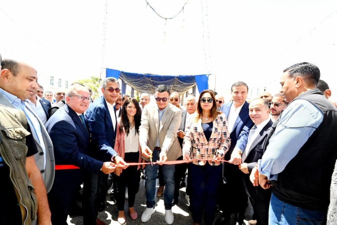 الوزراء يفتتحون فرع سلسة «جملة ماركت» بالمدينة التراثية بالعلمين الجديدة 