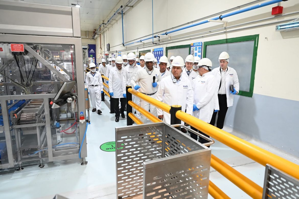 وزير الصناعة يفتتح خط إنتاج مرشحات الغسيل الكلوي ومصنع محاليل الغسيل الكلوي بشركة أولميد ميدل إيست