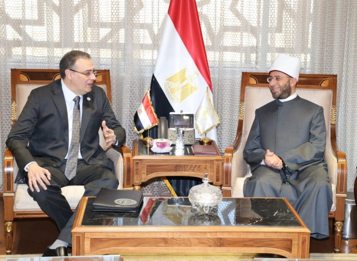 التنظيم والإدارة يسلم الأوقاف نتيجة مسابقة إمام وخطيب ومدرس