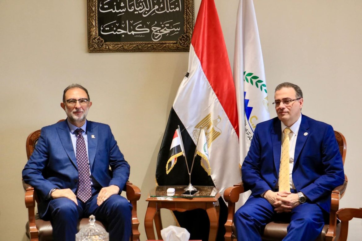 رئيس التنظيم والإدارة يستقبل رئيس سلامة الغذاء لبحث سبل تحقيق الاستخدام الأمثل للطاقات البشرية داخل الهيئة