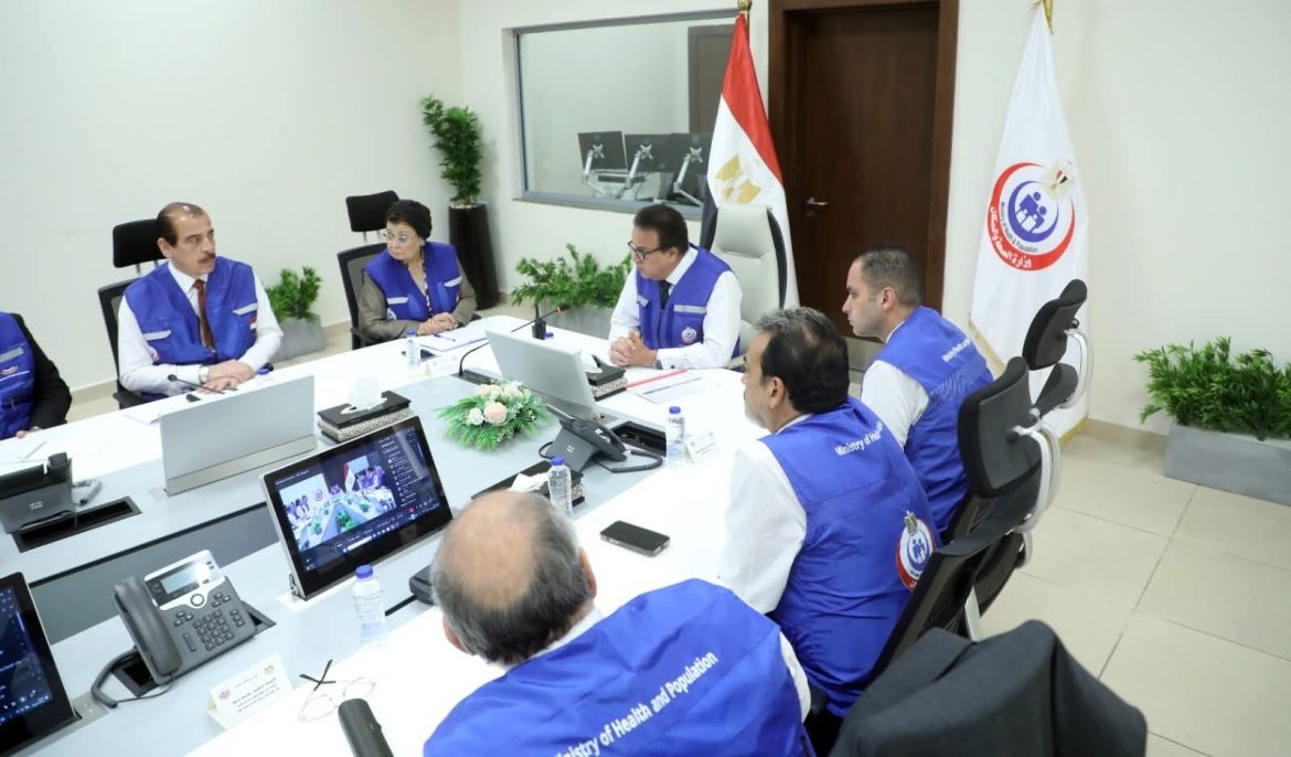 وزير الصحة يترأس غرفة الأزمات لمتابعة تداعيات حريق سنترال رمسيس  وزير الصحة يترأس غرفة الأزمات لمتابعة تداعيات حريق سنترال رمسيس