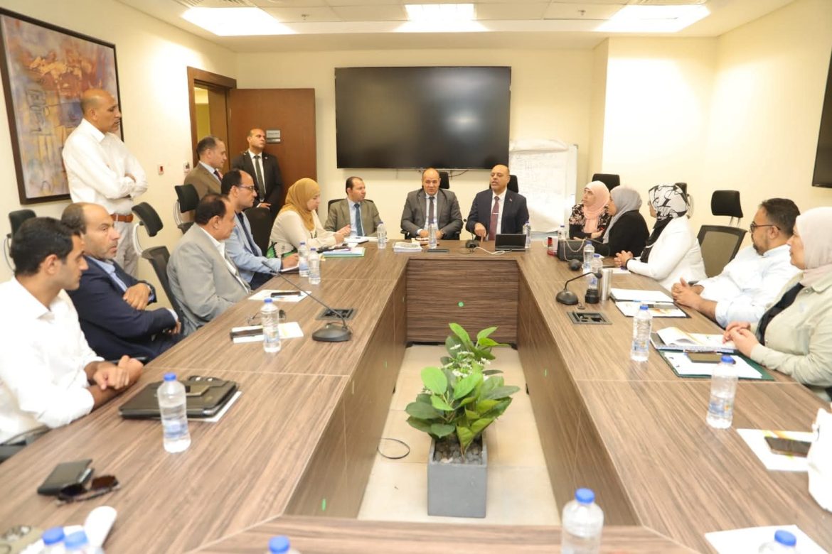 وزير العمل يوجه بتكثيف حملات التفتيش لضمان تطبيق القانون لصالح صاحب العمل والعامل  وزير العمل يوجه بتكثيف حملات التفتيش لضمان تطبيق القانون لصالح صاحب العمل والعامل