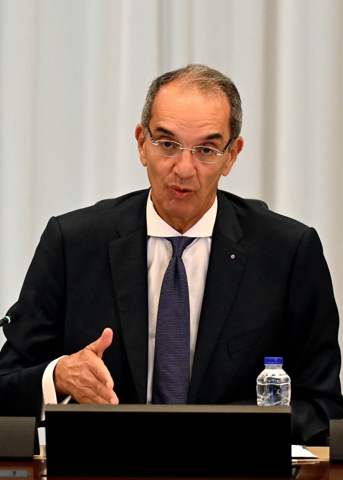 وزير الاتصالات يكشف موقف تداعيات حريق سنترال رمسيس