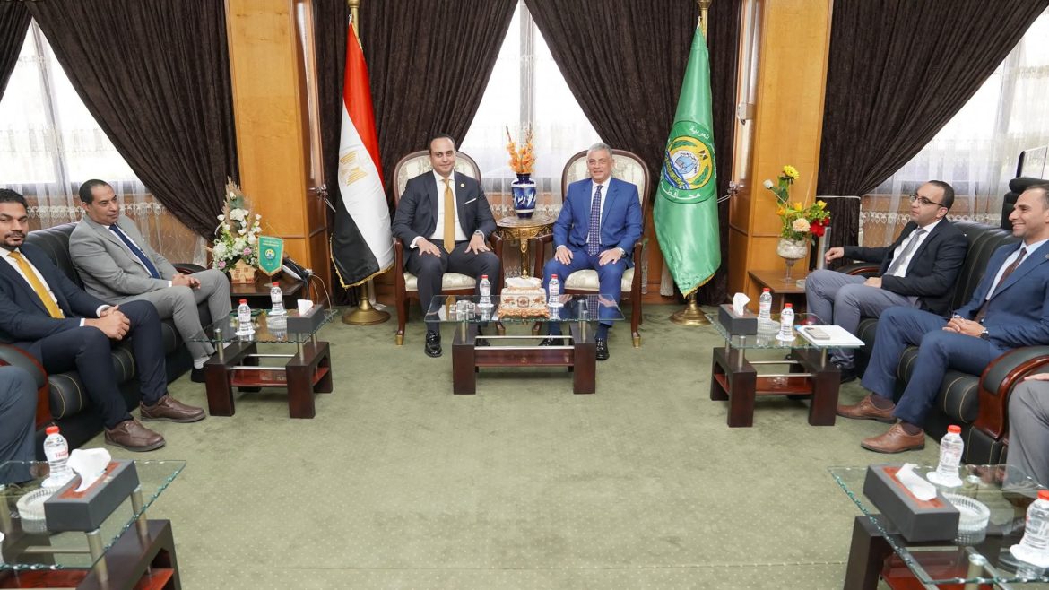 رئيس هيئة الرعاية الصحية يتابع مشروع المركز الدولى للتأهيل والطب الرياضي بالإسماعيلية رئيس هيئة الرعاية الصحية يتابع مشروع المركز الدولى للتأهيل والطب الرياضي بالإسماعيلية