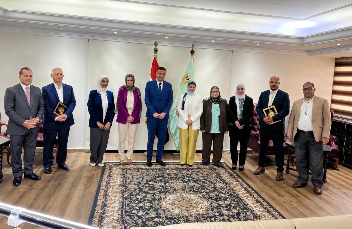 وزير الزراعة ومنصة «حوار» يكرمان أصحاب المبادرات الأعلى تقييمًا في القطاع الزراعي  وزير الزراعة ومنصة «حوار» يكرمان أصحاب المبادرات الأعلى تقييمًا في القطاع الزراعي