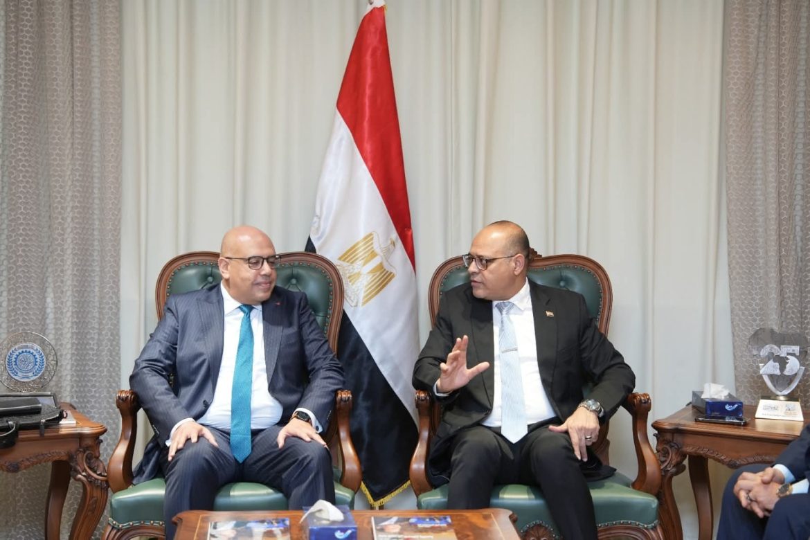 وزير العمل يتعاون مع شركة يزاكي مصر للأنظمة الكهربائية في مجالات التدريب والتشغيل  وزير العمل يتعاون مع شركة يزاكي مصر للأنظمة الكهربائية في مجالات التدريب والتشغيل