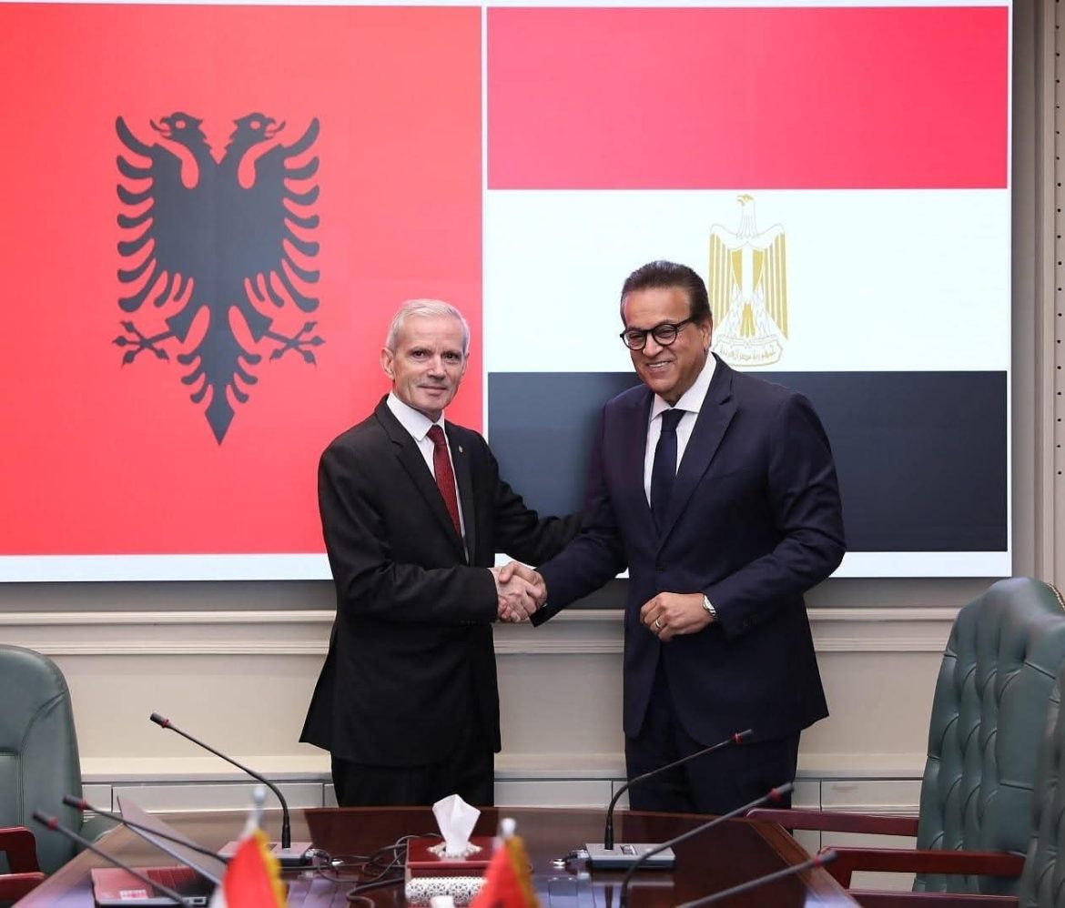 وزير الصحة يبحث مع سفير جمهورية ألبانيا بالقاهرة سبل تعزيز التعاون في القطاع الصحي
