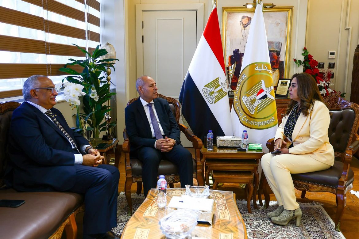 وزيرة التنمية المحلية تتابع مقترحات تطوير عدد من الشوارع التجارية بحي مصر الجديدة