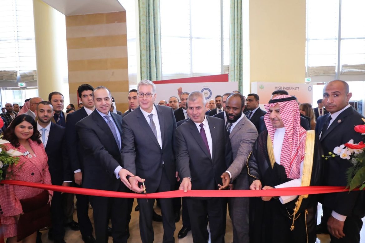 وزير البترول يفتتح المعرض المصاحب لمنتدى مصر للتعدين في نسخته الرابعة 