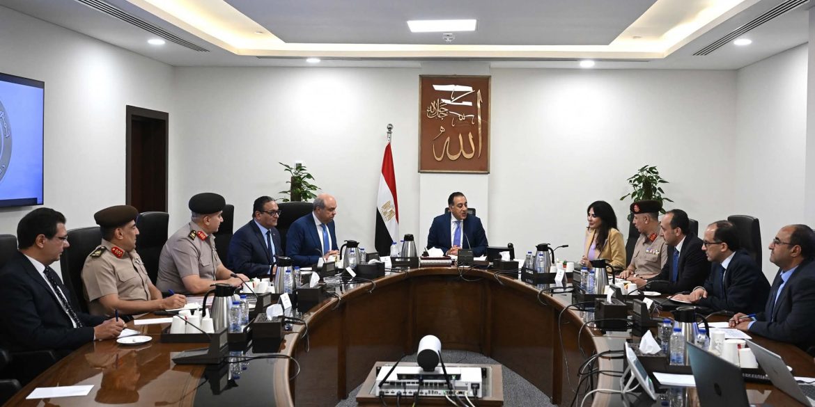 رئيس الوزراء يتابع الإجراءات التنفيذية لمشروع «مبنى 4» بمطار القاهرة الدولي