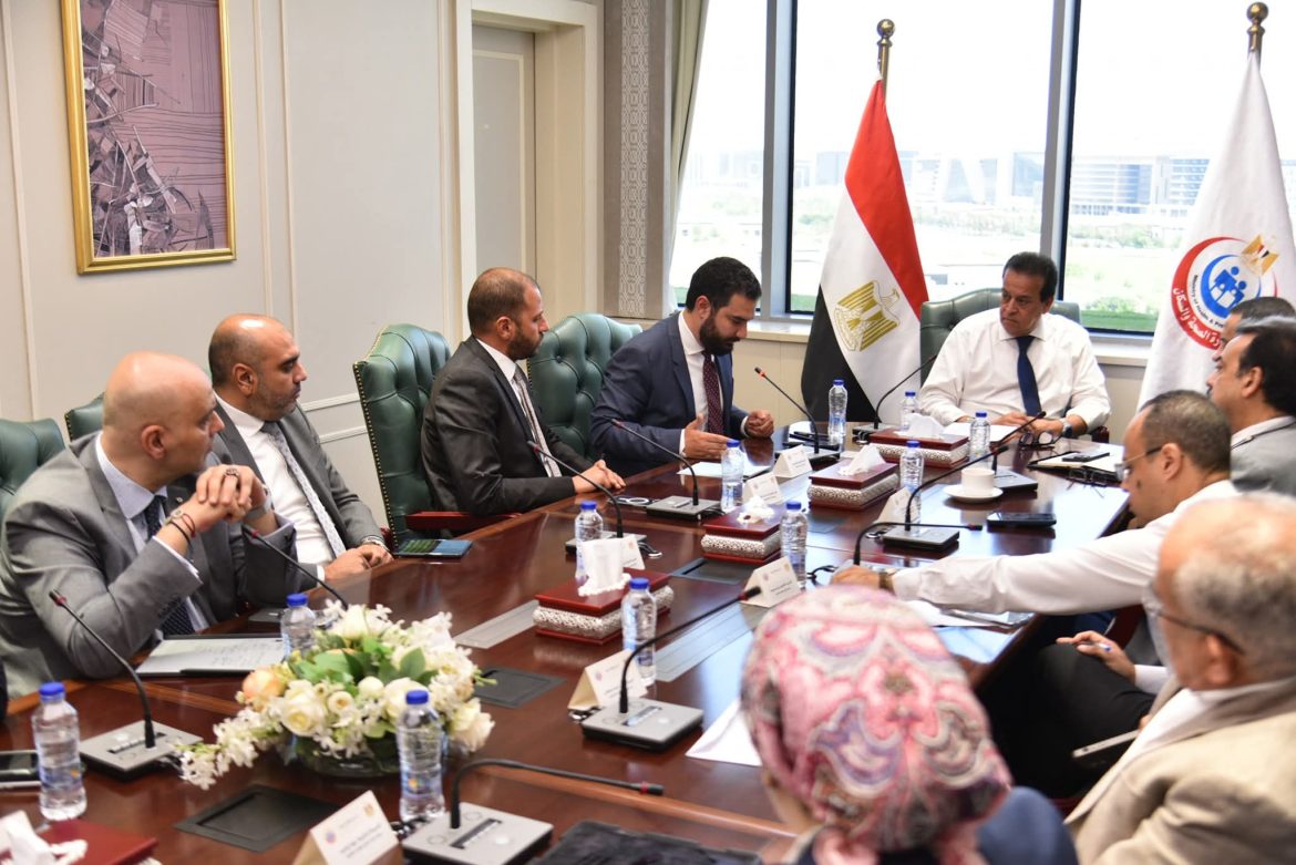 وزير الصحة يوجه بتعزيز الخدمات الطبية بمستشفى جوستاف روسي ومتابعة لجودة الخدمة وزير الصحة يوجه بتعزيز الخدمات الطبية بمستشفى جوستاف روسي ومتابعة لجودة الخدمة