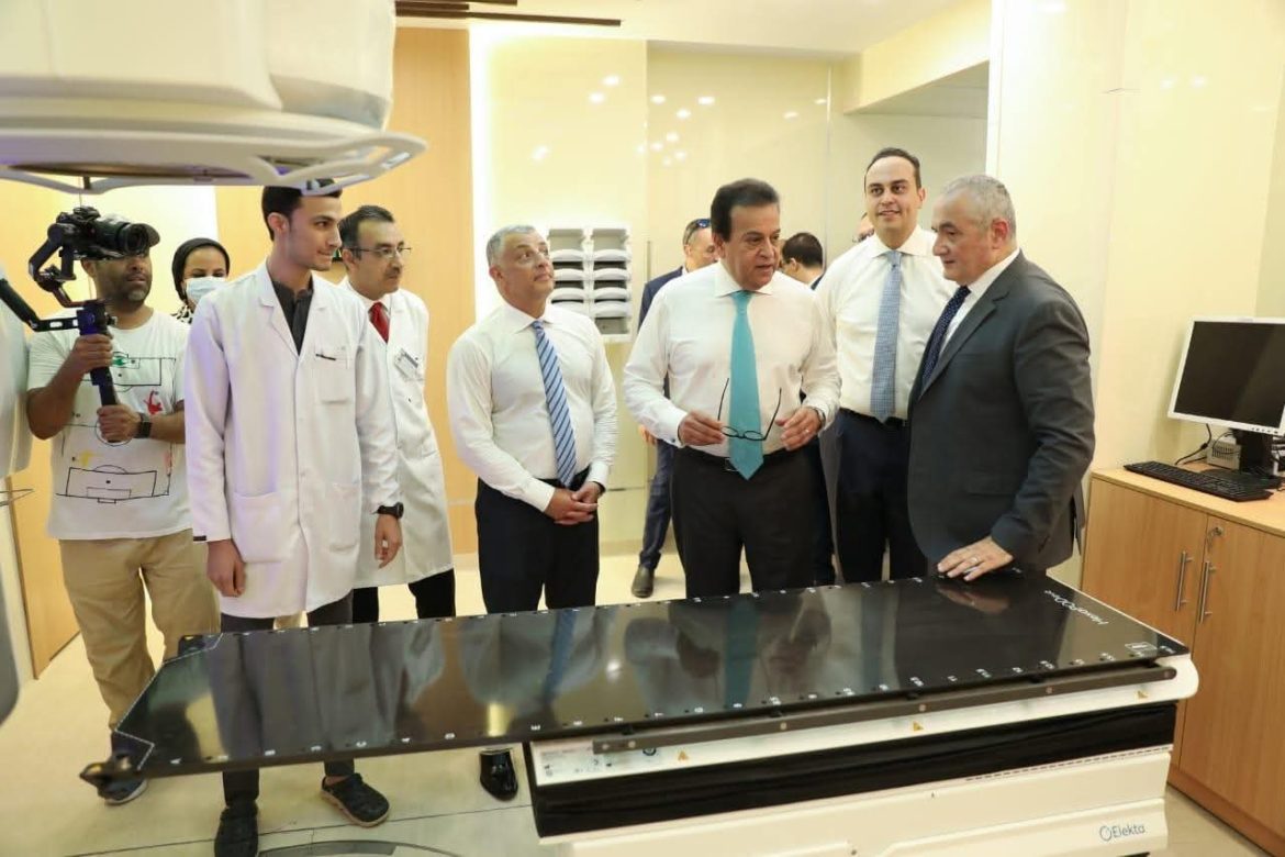 وزير الصحة يتفقد المشروعات التطويرية بالإسماعيلية لمتابعة الخدمات الطبية المقدمة للمواطنين