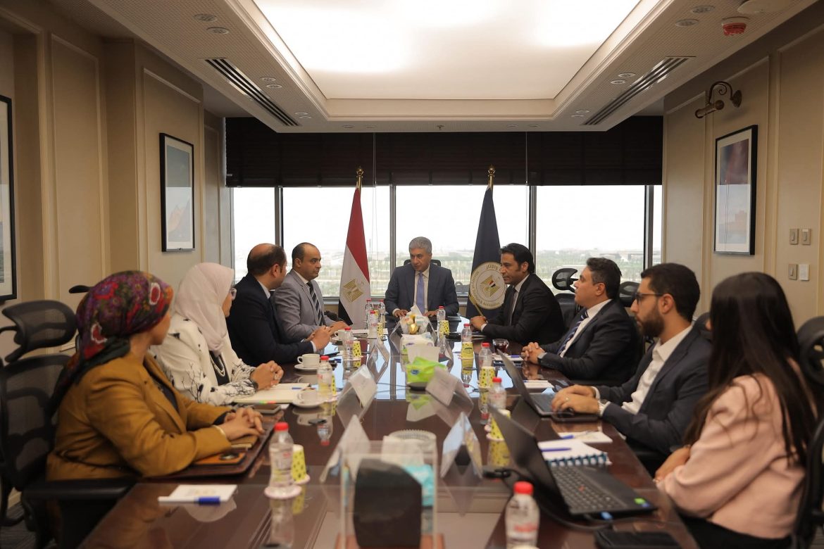 وزير السياحة يتابع إطلاق منصة «رحلة» لتنظيم الرحلات المدرسية المجانية للمواقع الأثرية