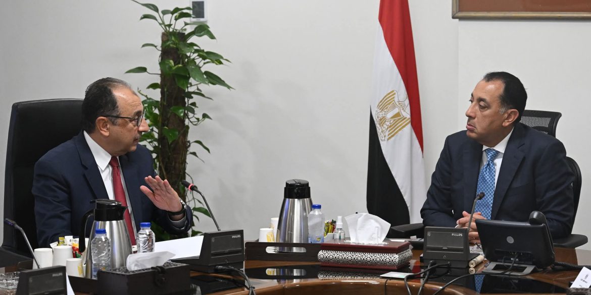 الحكومة تبحث تطوير الأراضي السياحية التابعة لوزارة قطاع الأعمال 