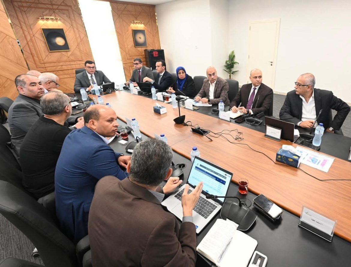 وزير الإسكان يستعرض مشروعات «هيئة المجتمعات العمرانية الجديدة» مع شركة «سيتي إيدج» وزير الإسكان يستعرض مشروعات «هيئة المجتمعات العمرانية الجديدة» مع شركة «سيتي إيدج»