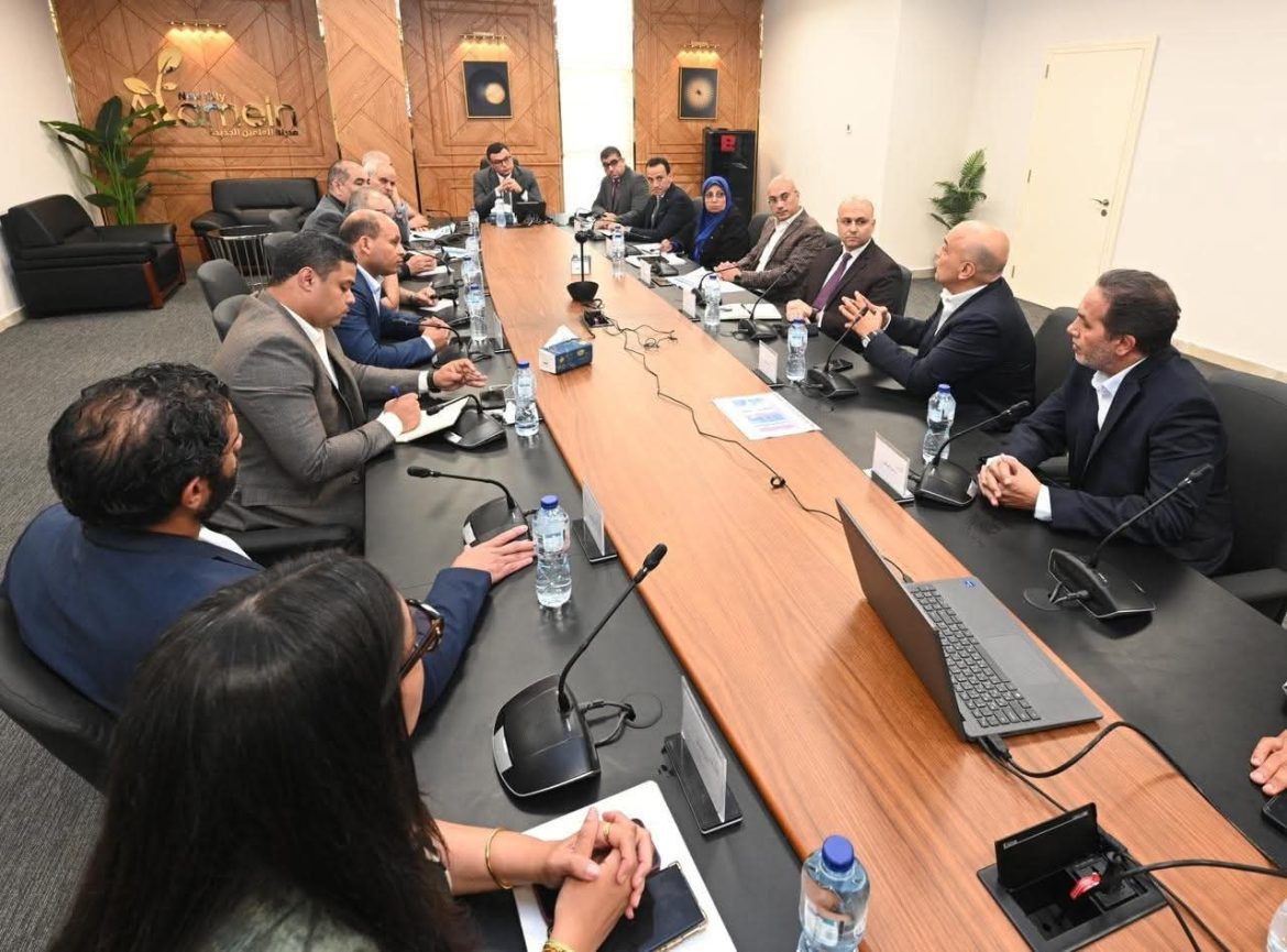 وزير الإسكان: الوزارة تعمل على الترويج للفرص الاستثمارية المحلية والأجنبية المتاحة داخل المدن الجديدة وزير الإسكان: الوزارة تعمل على الترويج للفرص الاستثمارية المحلية والأجنبية المتاحة داخل المدن الجديدة