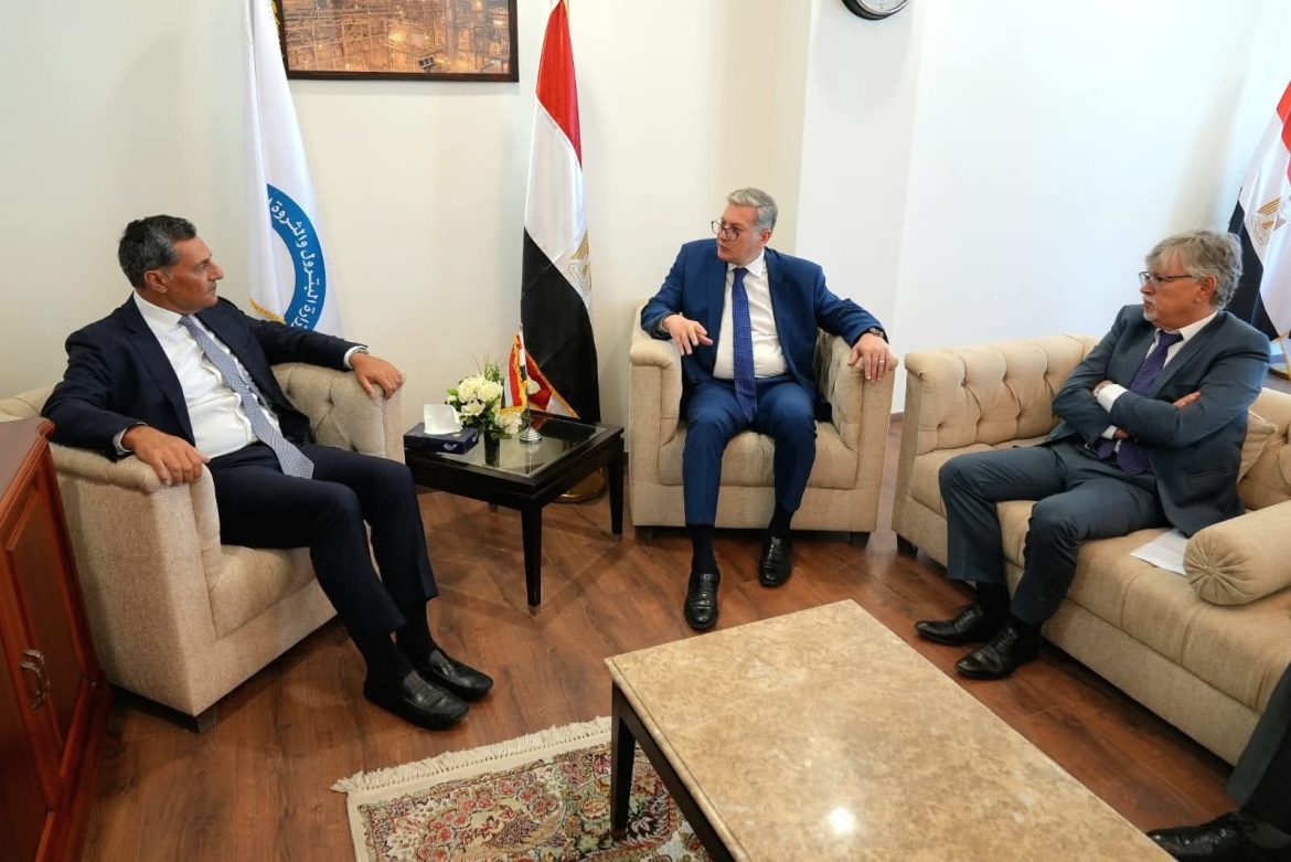 وزير البترول يبحث التعاون في مجالات الغاز والتقاط الكربون مع شركو انرجين اليونانية  وزير البترول يبحث التعاون في مجالات الغاز والتقاط الكربون مع شركو انرجين اليونانية