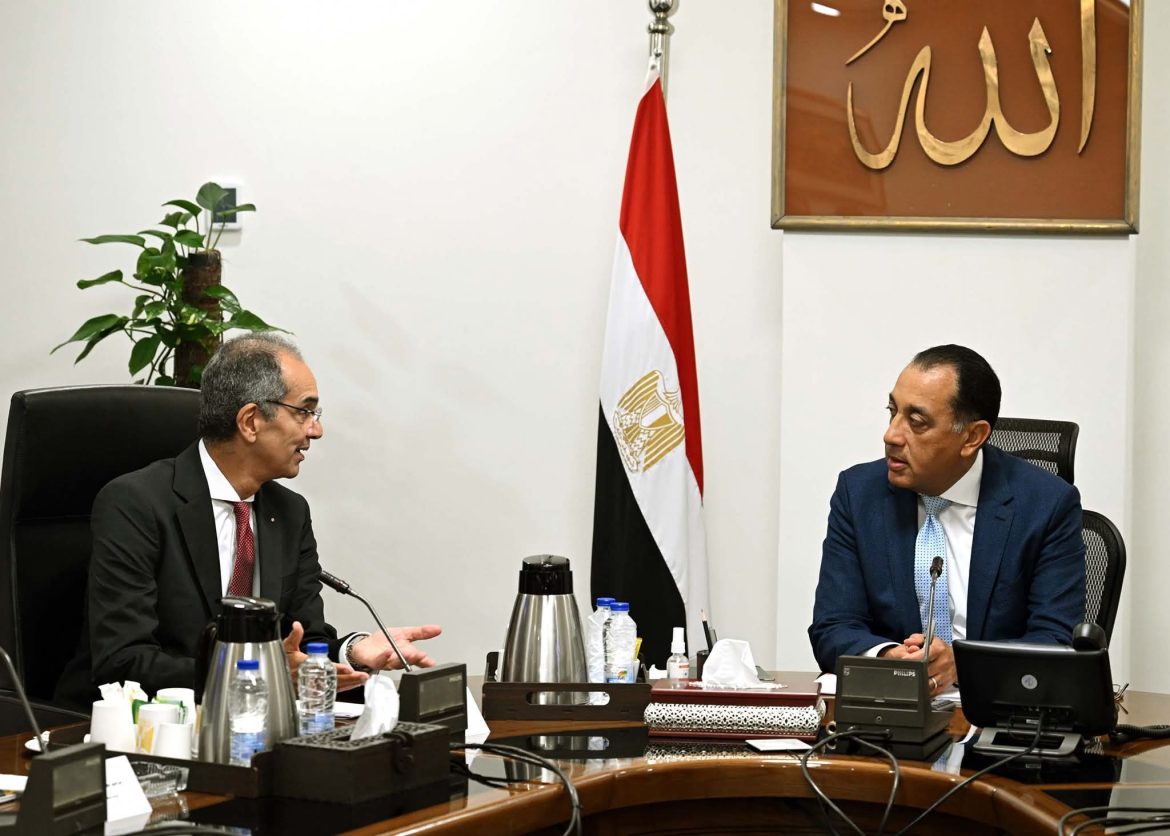رئيس الوزراء يلتقى وزير الاتصالات وتكنولوجيا المعلومات لمتابعة عدد من ملفات عمل الوزارة رئيس الوزراء يلتقى وزير الاتصالات وتكنولوجيا المعلومات لمتابعة عدد من ملفات عمل الوزارة