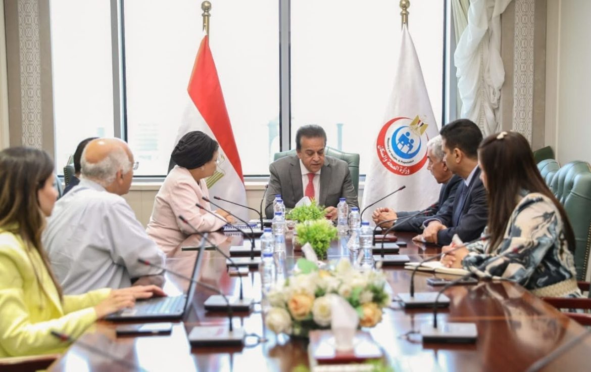 توقيع بروتوكول بين وزارة الصحة وغرفة مقدمي الرعاية الصحية بالقطاع الخاص لتطبيق مبادرة «الألف يوم الذهبية» بحضور وزير الصحة توقيع بروتوكول بين وزارة الصحة وغرفة مقدمي الرعاية الصحية بالقطاع الخاص لتطبيق مبادرة «الألف يوم الذهبية» بحضور وزير الصحة