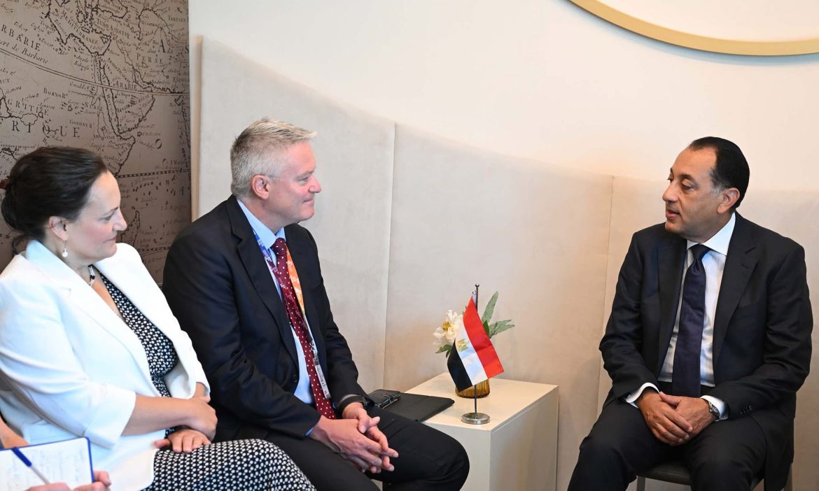رئيس الوزراء يلتقي الأمين العام لمنظمة التعاون الاقتصادي والتنمية OECD