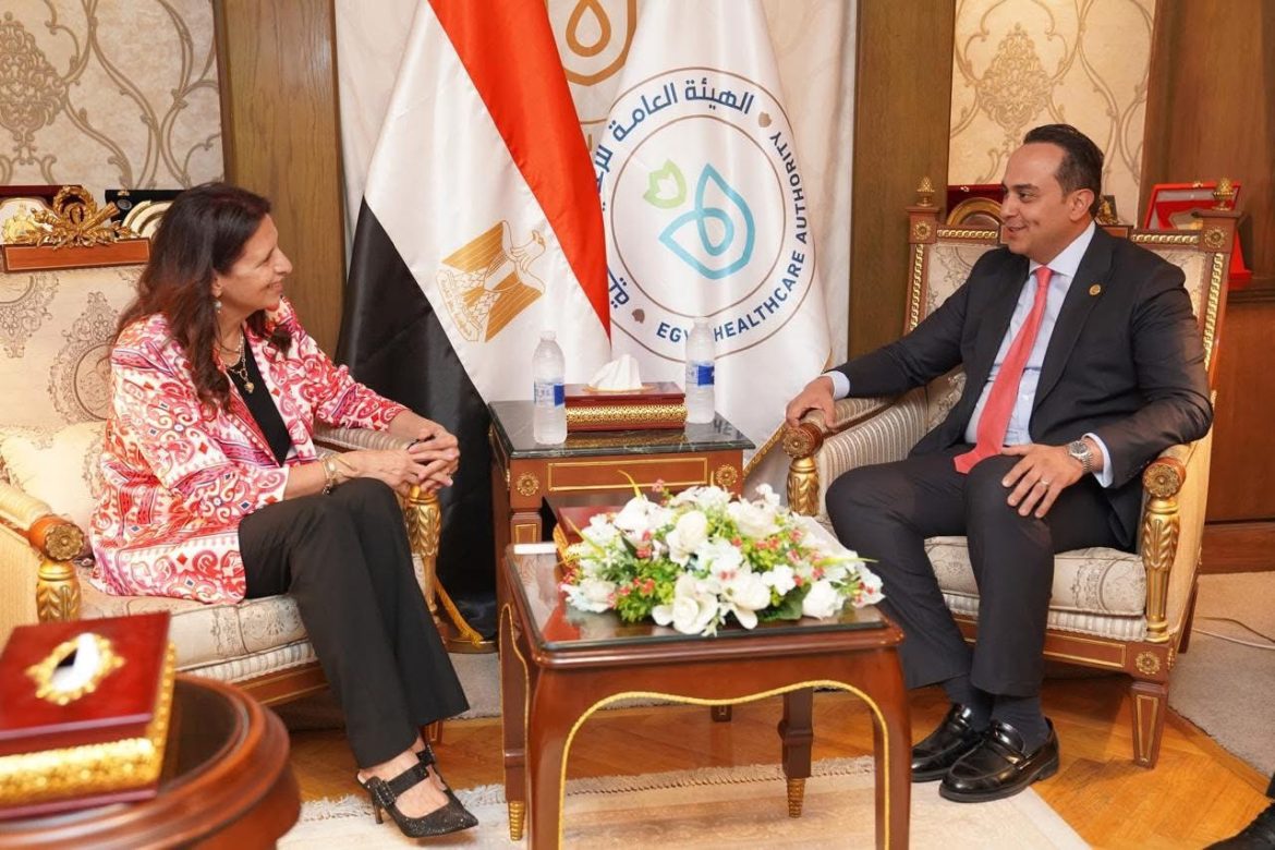 رئيس هيئة الرعاية الصحية: بحث التعاون مع فولبرايت لتوفير منح دراسية للعاملين بالهيئة في مجالات إدارة صحة السكان