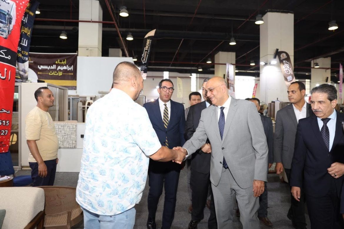 تنمية المشروعات: 400 مليون جنيه اجمالي مبيعات وتعاقدات معرض صنع في دمياط