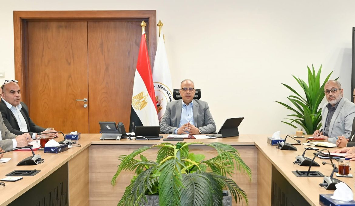 وزير الري: التغيرات المناخية تتطلب العمل على تنفيذ مشروعات واتخاذ سياسات واضحة للتعامل معها والحد من آثارها السلبية