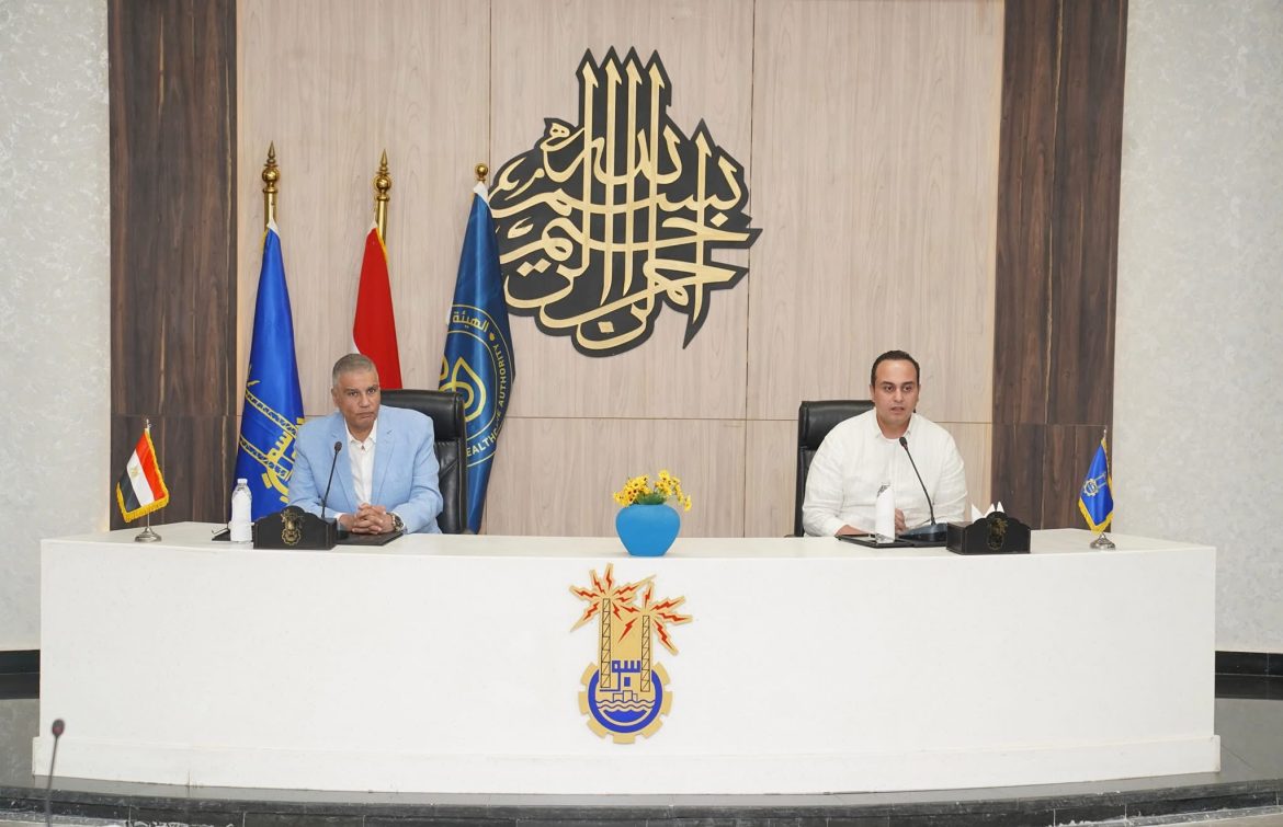 رئيس الرعاية الصحية: جميع المنتفعين بمنظومة التأمين الصحي الشامل بأسوان يتمتعون بتغطية صحية تأمينية شاملة دون أي تفرقة أو تمييز