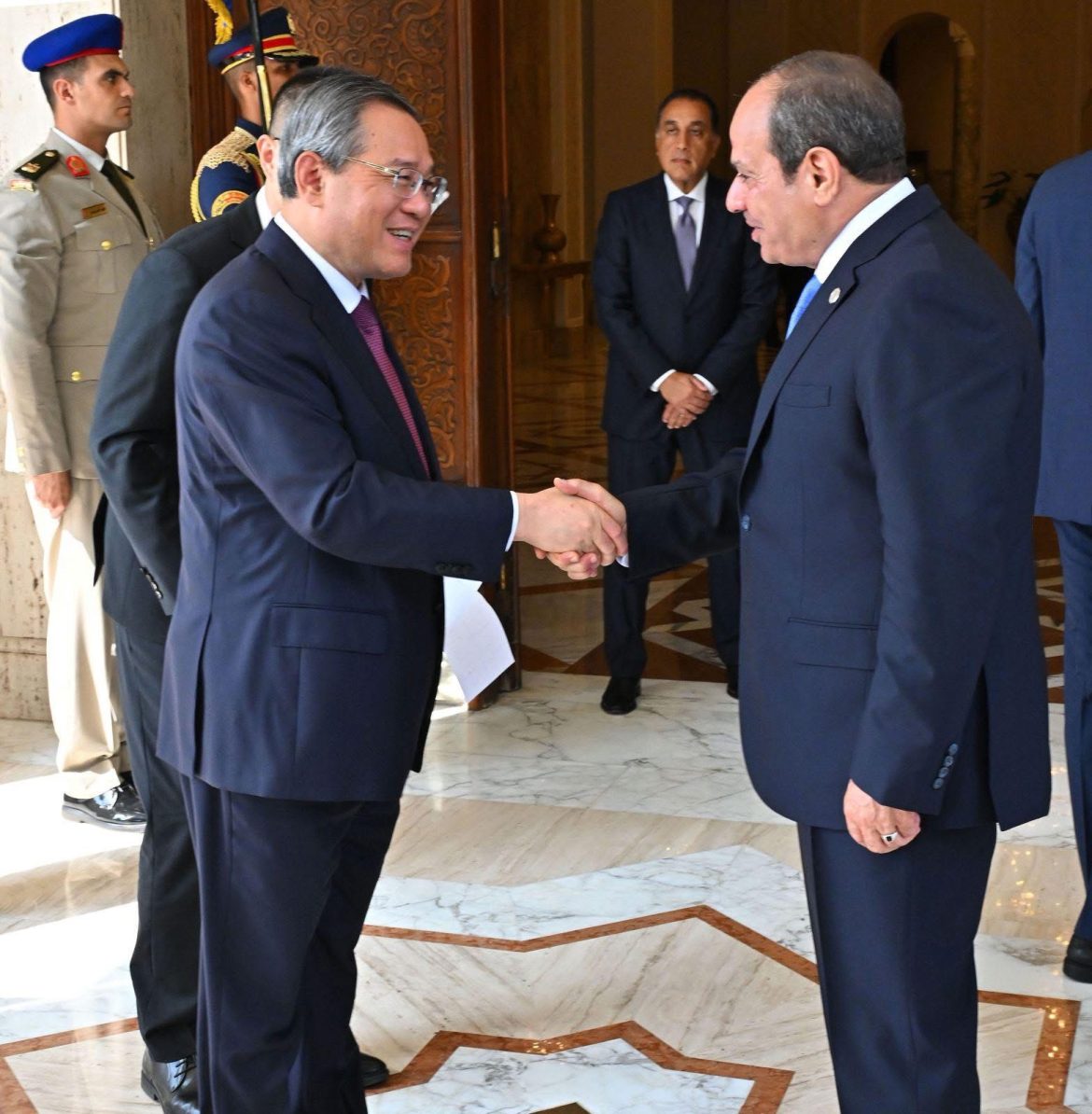 الرئيس عبد الفتاح السيسي يستقبل رئيس مجلس الدولة الصيني