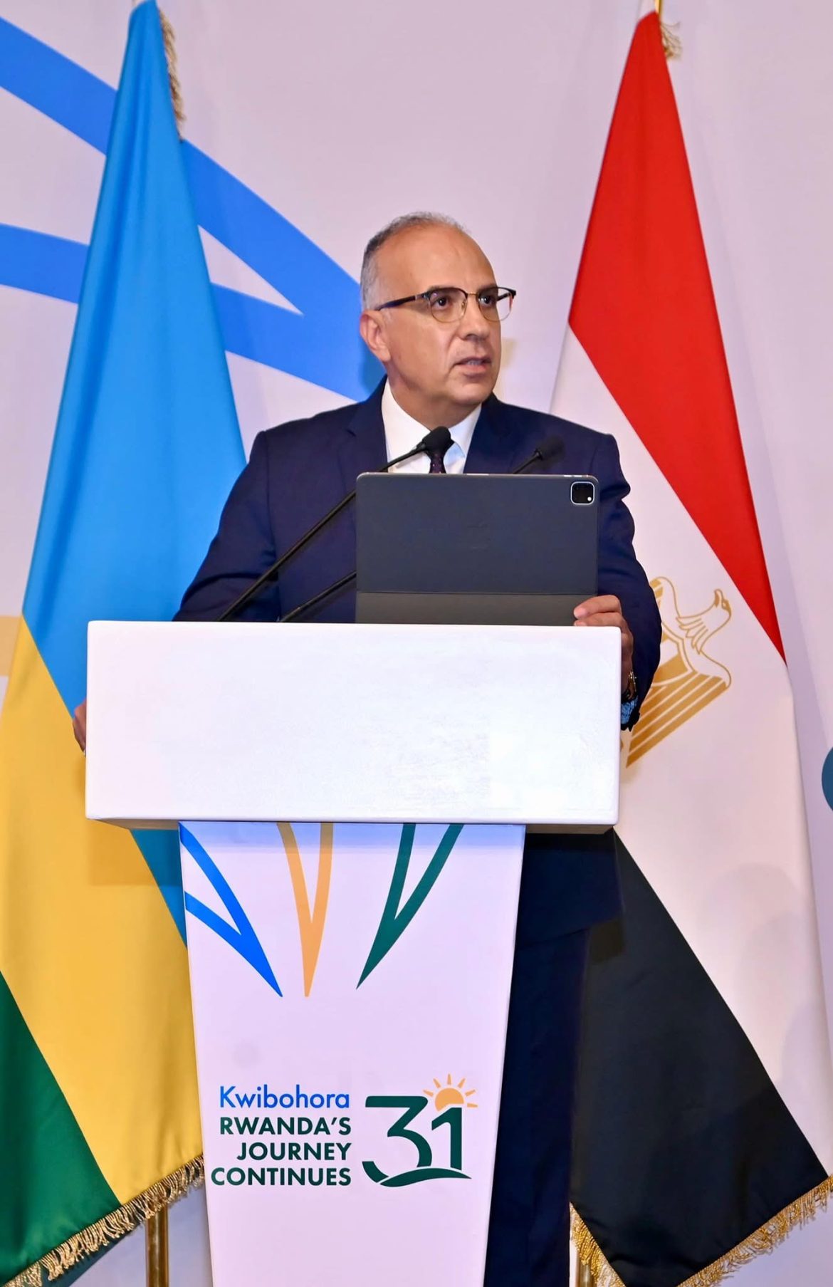 ورير الري:  قيام مصر بتنفيذ برامج تدريبية للأشقاء الأفارقة من خلال مركز PACWA بمشاركة متدربين روانديين ورير الري: قيام مصر بتنفيذ برامج تدريبية للأشقاء الأفارقة من خلال مركز PACWA بمشاركة متدربين روانديين