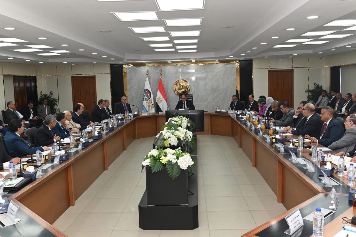 وزير قطاع الأعمال: مشروعات توسعية جديدة وشراكات مع القطاع الخاص لتحديث وتوطين الصناعات