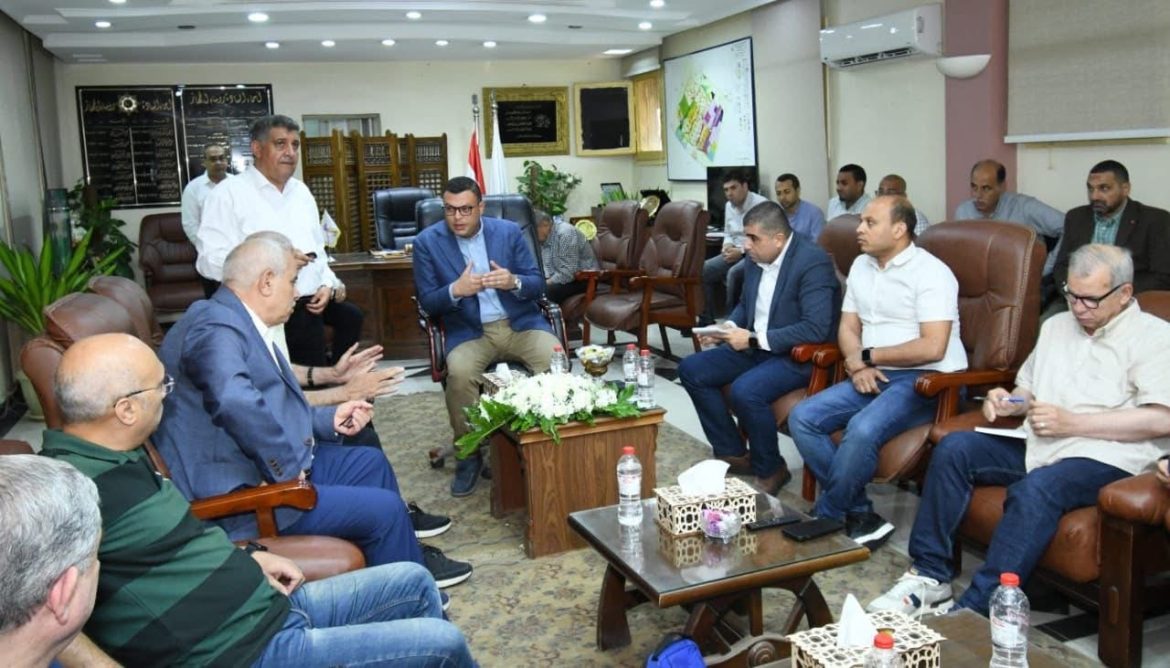 وزير الإسكان يوجه بالانتهاء من إصدار عقود المستثمرين خلال فترة لا تتعدى أسبوعين بحد أقصى وزير الإسكان يوجه بالانتهاء من إصدار عقود المستثمرين خلال فترة لا تتعدى أسبوعين بحد أقصى
