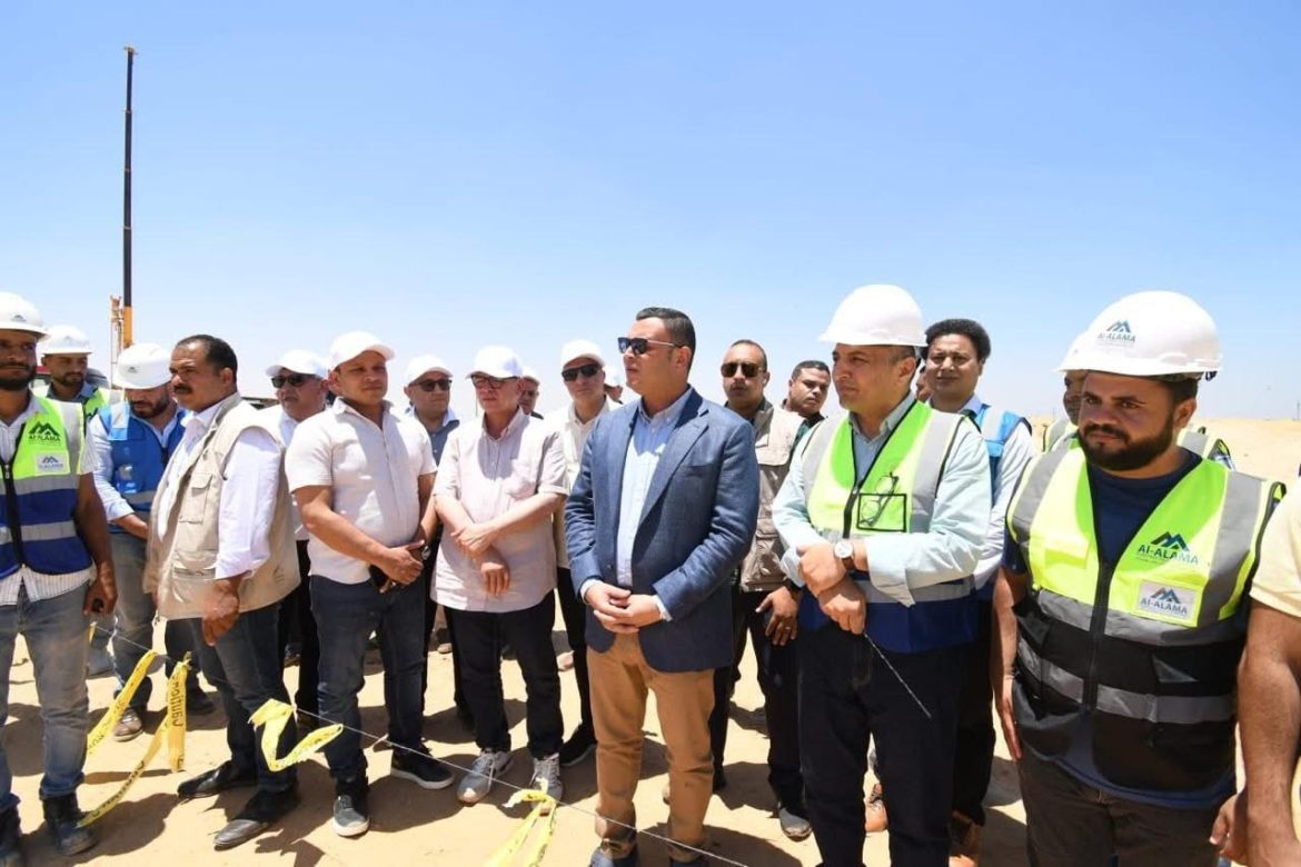 وزير الإسكان يتفقد محاور الطرق ومحطة تنقية مياه الشرب الجديدة بمدينة السادات
