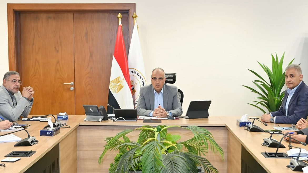 وزير الري: الاستفادة من التطور التكنولوجي وتوظيف الأساليب الحديثة في كافة مجالات العمل بالوزارة