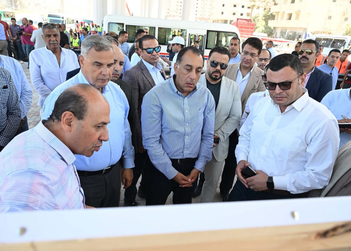 رئيس الوزراء يتفقد مشروع إنشاء محور السادات "كوبري 45" بالإسكندرية