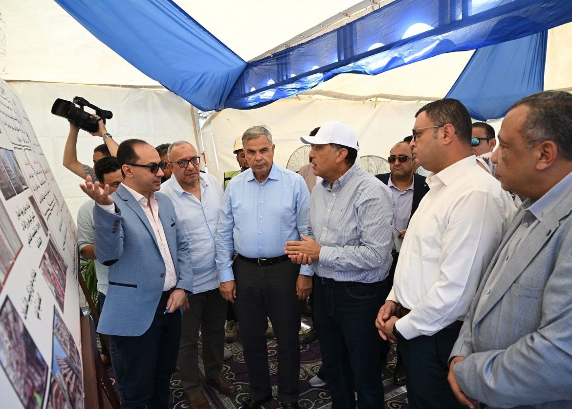 رئيس الوزراء يتفقد أعمال تطوير واجهات العقارات على طريق كورنيش الإسكندرية