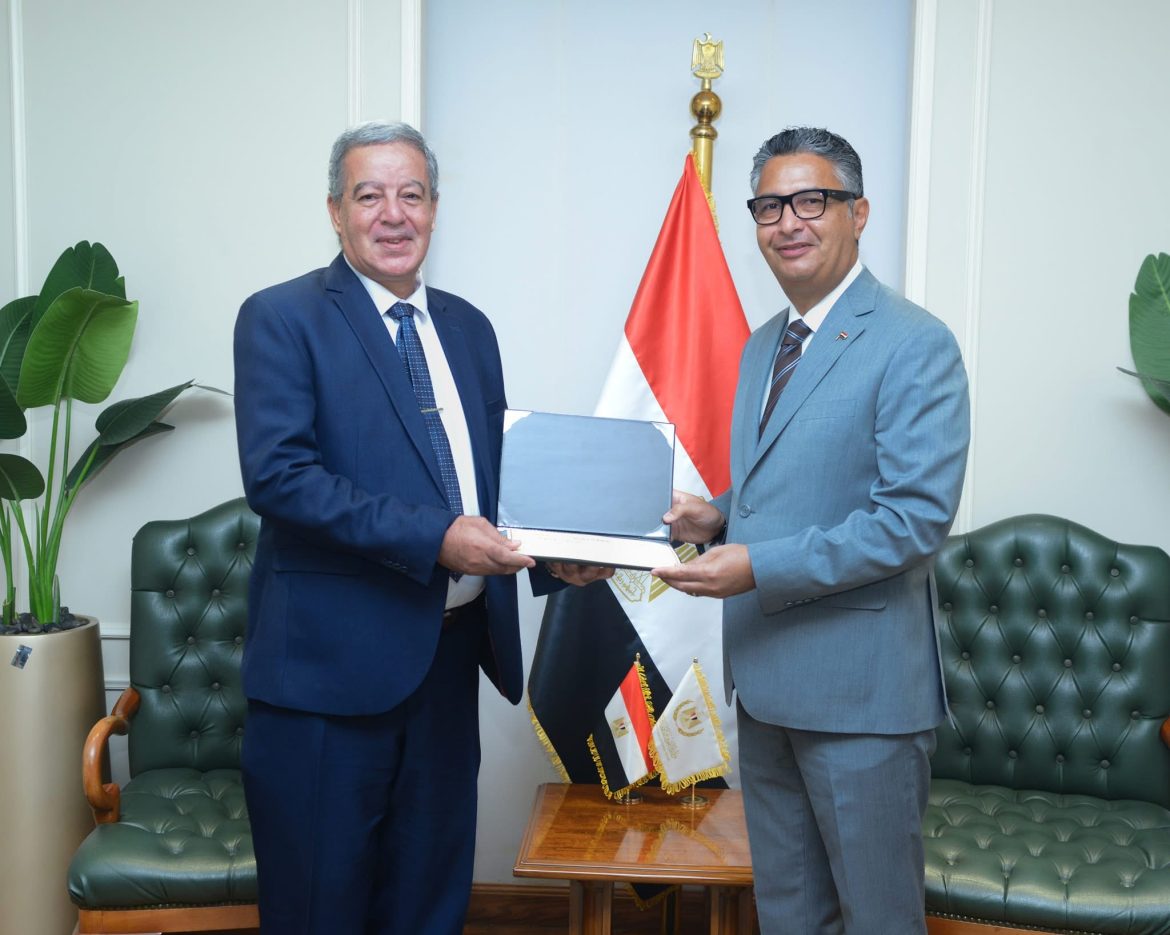 وزير التموين يصدر قرارات بتعيين عدد من القيادات التنفيذية بالمحافظات