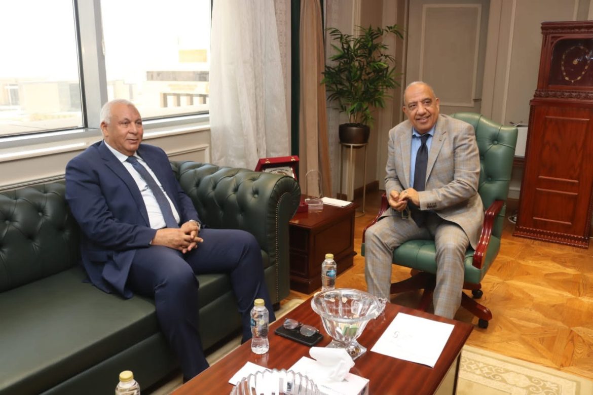 وزير الكهرباء: محافظة الوادي الجديد نموذج يحتذى فى الاعتماد على الطاقة المتجددة ومشروعات التعاون مع القطاع الخاص