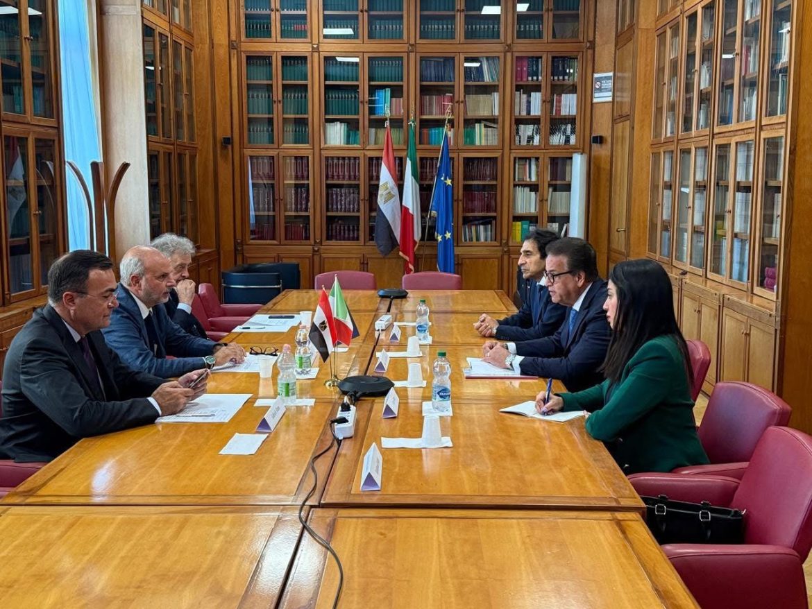 ووزير الصحة يلتقي وزير الصحة الإيطالي لمناقشة تعزيز التعاون الثنائي في عدد من المجالات الصحية ذات الاهتمام المشترك