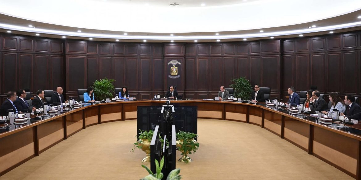 رئيس الوزراء يتابع عددا من الموضوعات وملفات عمل جهاز تنمية المشروعات المتوسطة والصغيرة ومتناهية الصغر