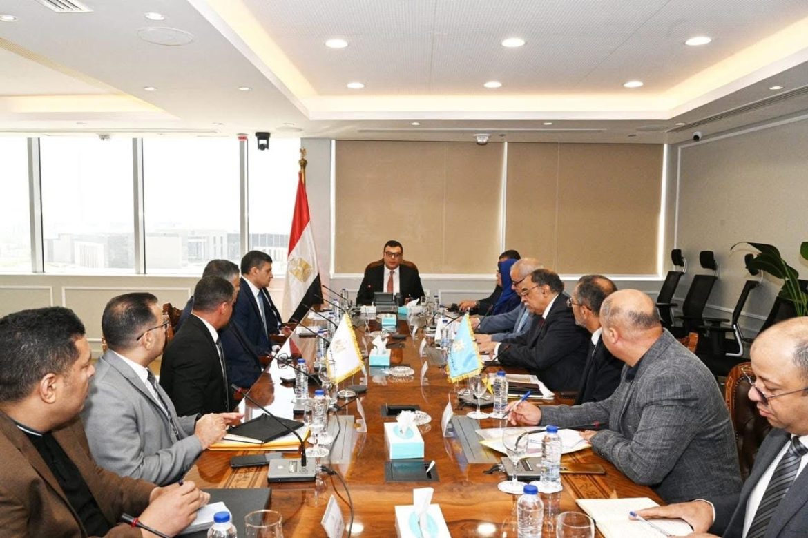 وزير الإسكان يتابع موقف مشروعات الإسكان بمحافظة بورسعيد وزير الإسكان يتابع موقف مشروعات الإسكان بمحافظة بورسعيد