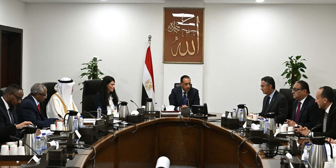 رئيس الوزراء يجتمع مع الرئيس التنفيذي للمؤسسة الدولية الإسلامية لتمويل التجارة رئيس الوزراء يجتمع مع الرئيس التنفيذي للمؤسسة الدولية الإسلامية لتمويل التجارة