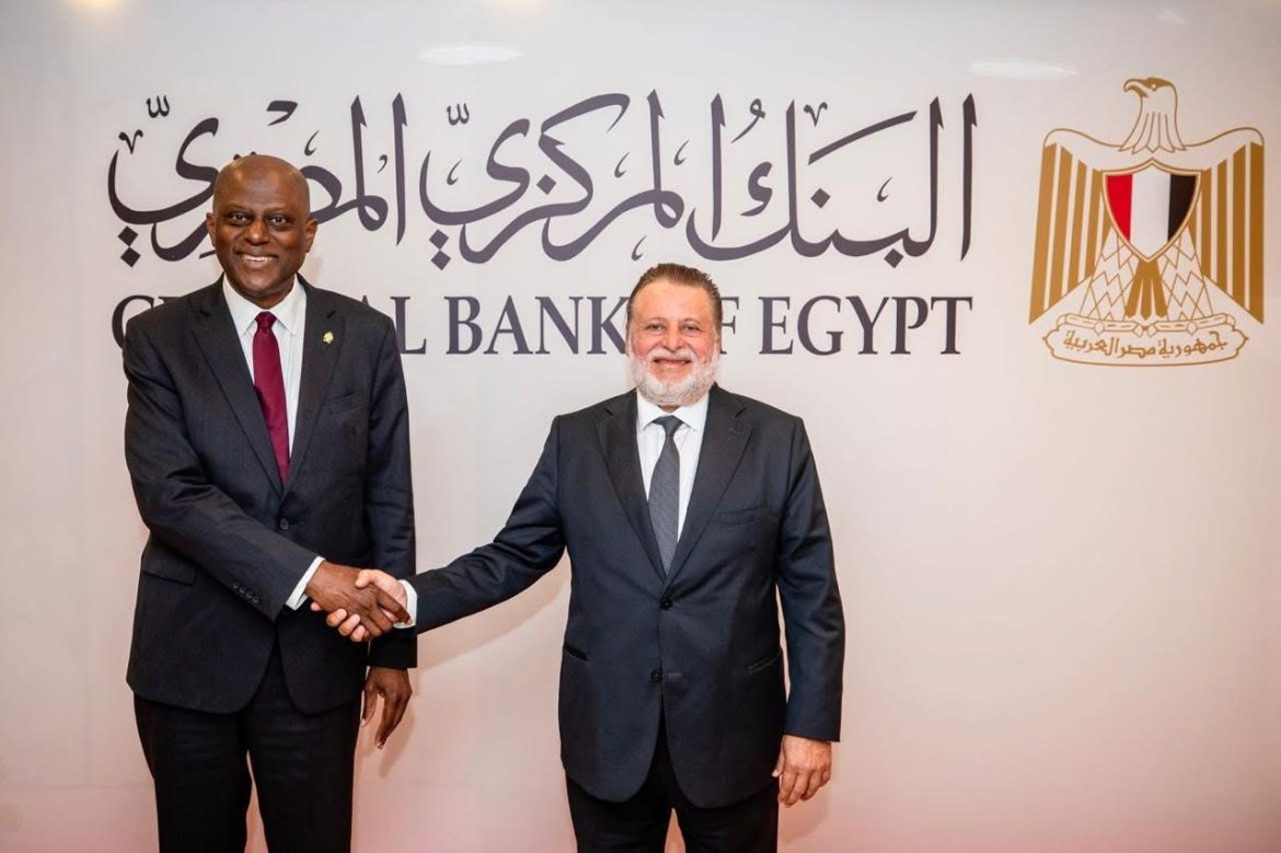 محافظ البنك المركزي يستقبل نظيره النيجيري لبحث سبل تعميق التعاون المشترك بين البنكين في مختلف المجالات