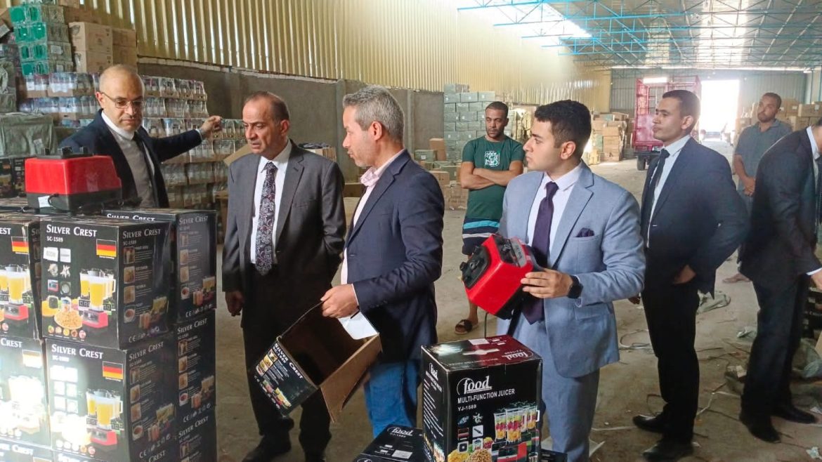حماية المستهلك: ضبط 3000 جهاز كهربائي تم تجميعهم من مواد مجهولة المصدر بإحدي المخازن بمحافظة القليوبية حماية المستهلك: ضبط 3000 جهاز كهربائي تم تجميعهم من مواد مجهولة المصدر بإحدي المخازن بمحافظة القليوبية