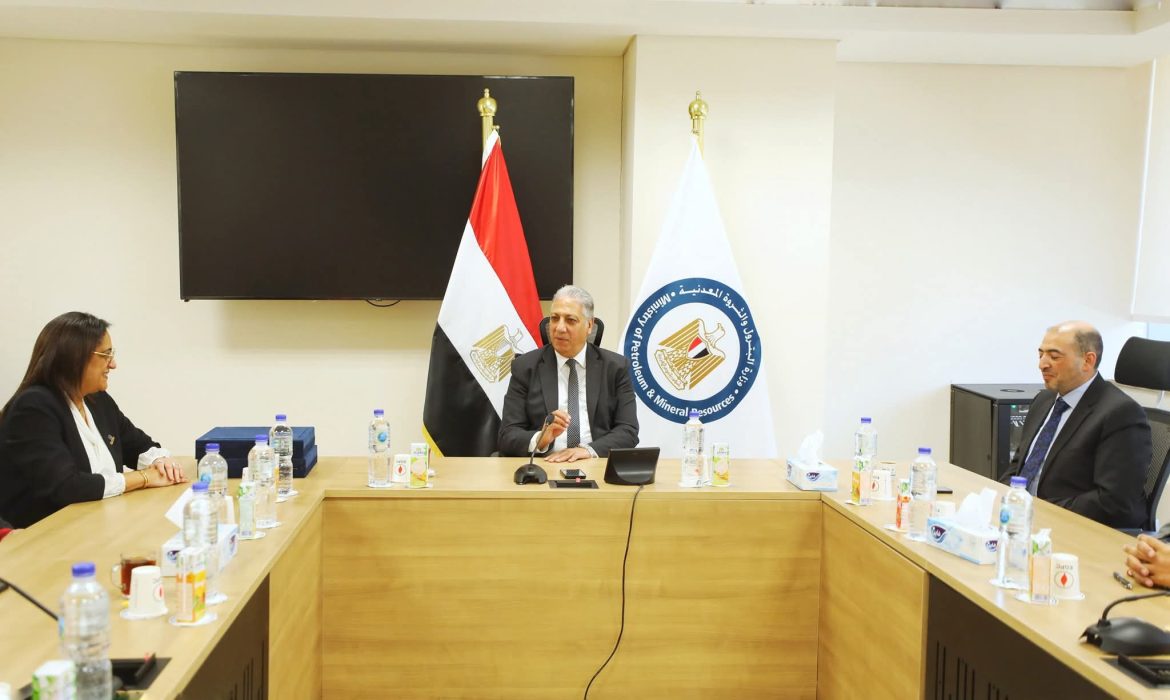 مبنى وزارة البترول يحصل على شهادتي الأيزو في السلامة والصحة المهنية والإدارة البيئية