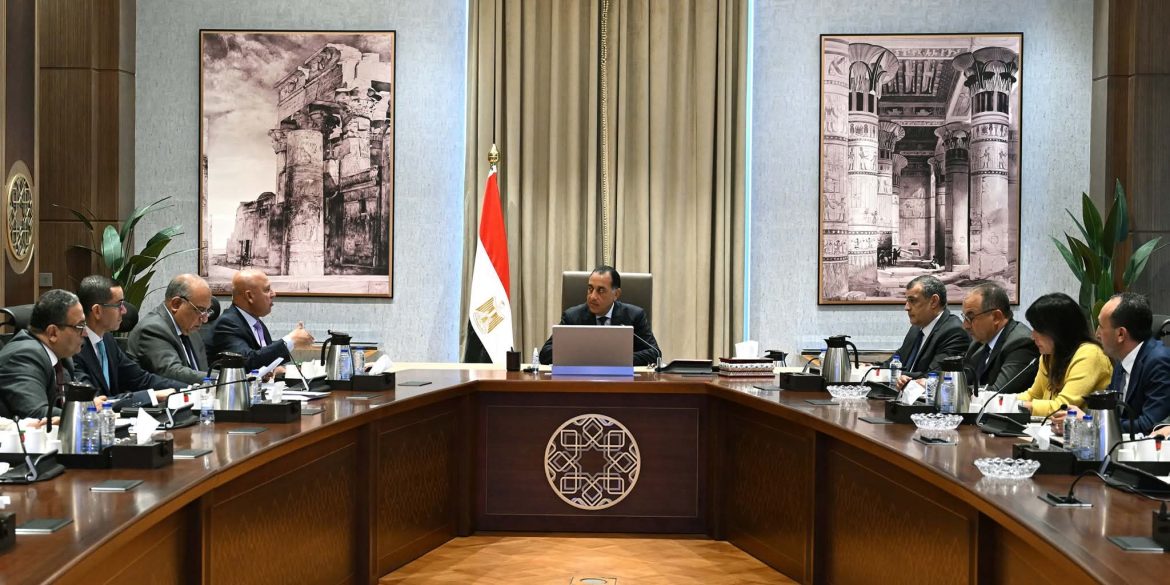 رئيس الوزراء يتابع جهود دعم وتوطين الصناعة في مصر