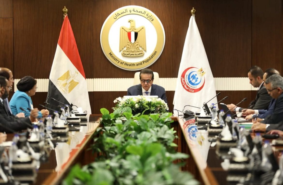 وزير الصحة يوجه بإجراء مراجعات دورية لمتابعة الشؤون الإدارية والفنية والاستجابة الفورية للشكاوى